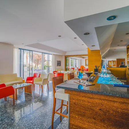 Petra Aparthotel 4*